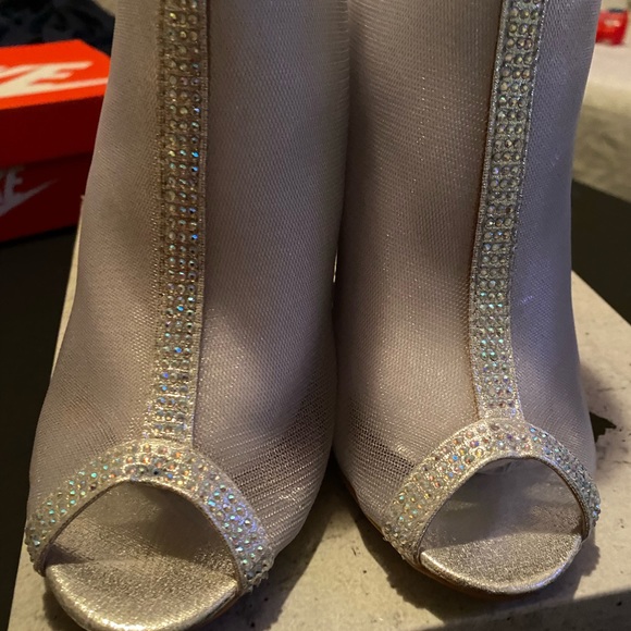 Heels - Picture 2 of 6